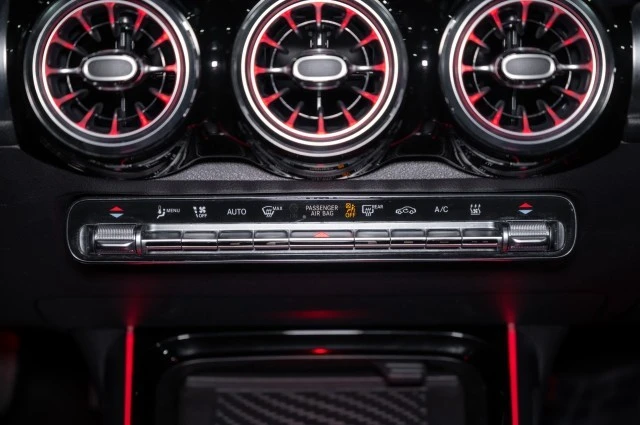 2023 Mercedes-Benz EQB - Image 17 of 21
