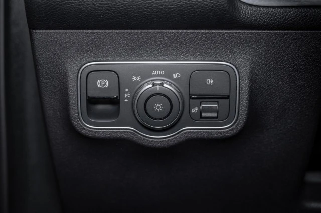 2023 Mercedes-Benz EQB - Image 20 of 21