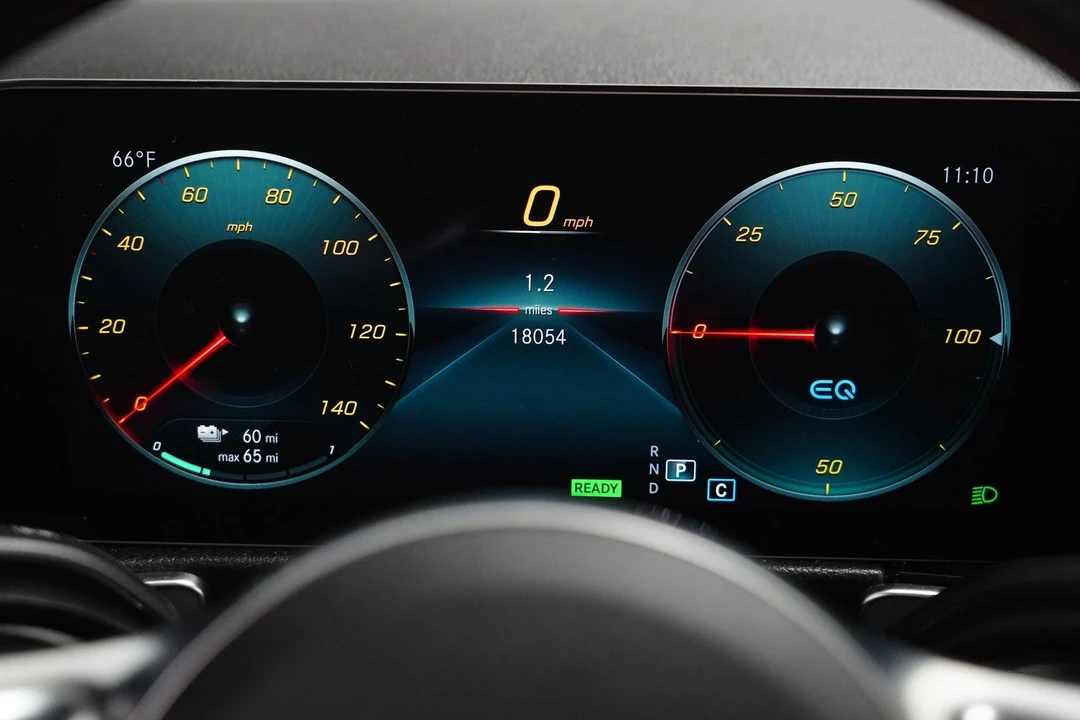 2023 Mercedes-Benz EQB - Image 19 of 21