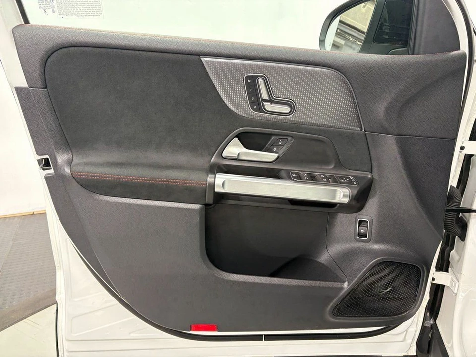 2023 Mercedes-Benz EQB - Image 5 of 21