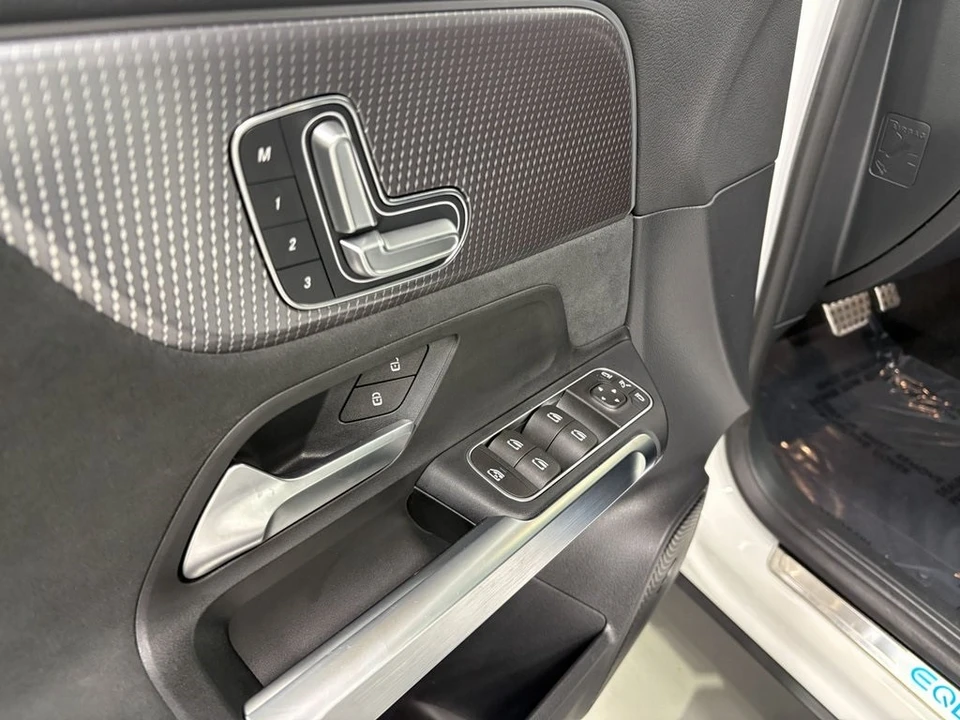 2023 Mercedes-Benz EQB - Image 6 of 12