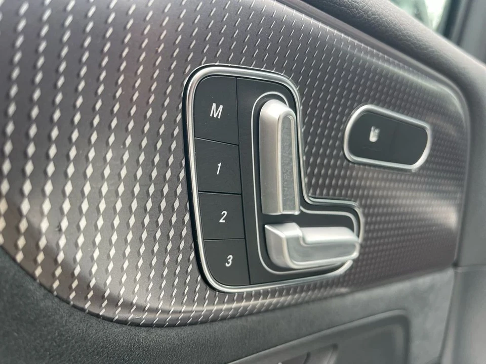 2023 Mercedes-Benz EQB - Image 11 of 12