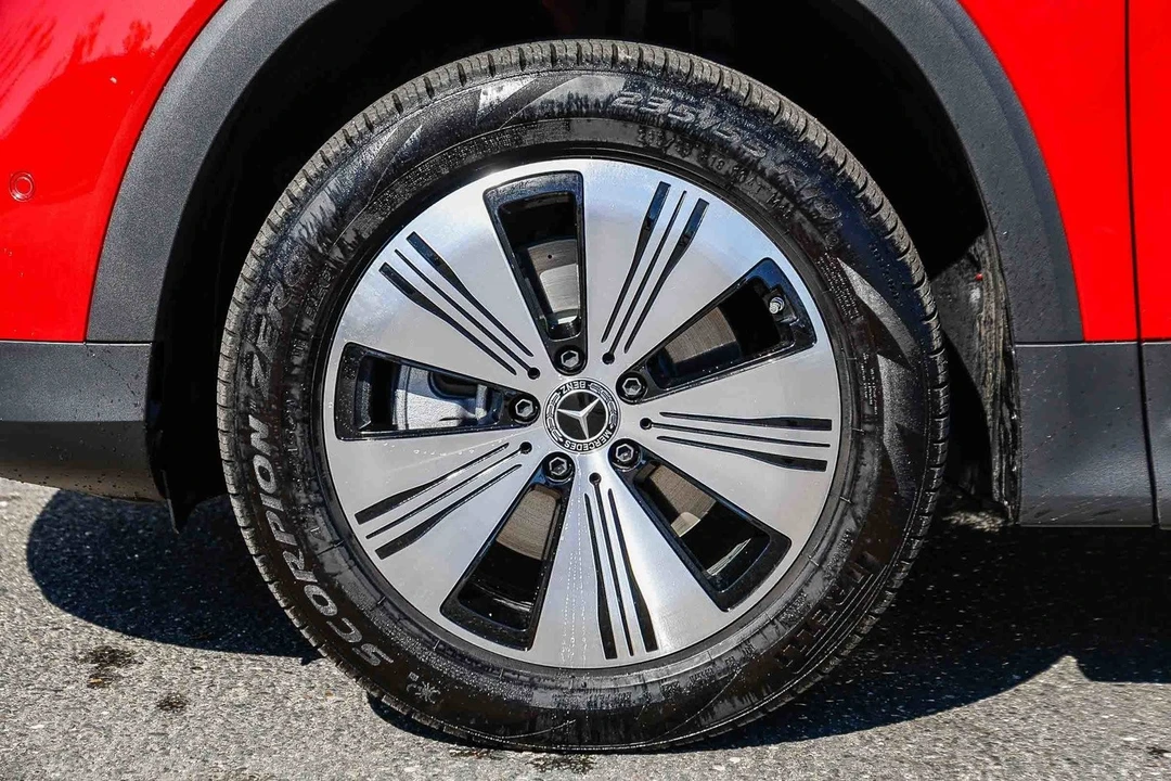 2023 Mercedes-Benz EQB - Image 9 of 12