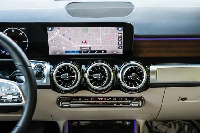 2023 Mercedes-Benz EQB - Image 11 of 12