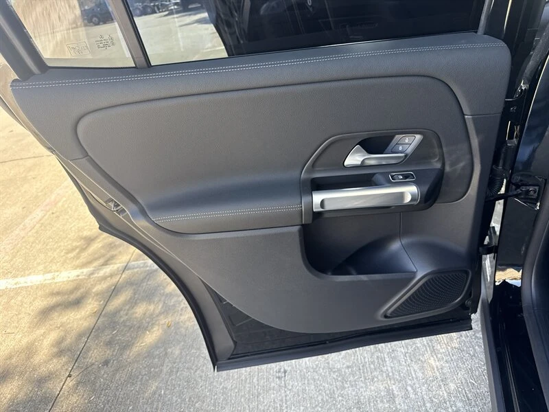 2023 Mercedes-Benz EQB - Image 18 of 20