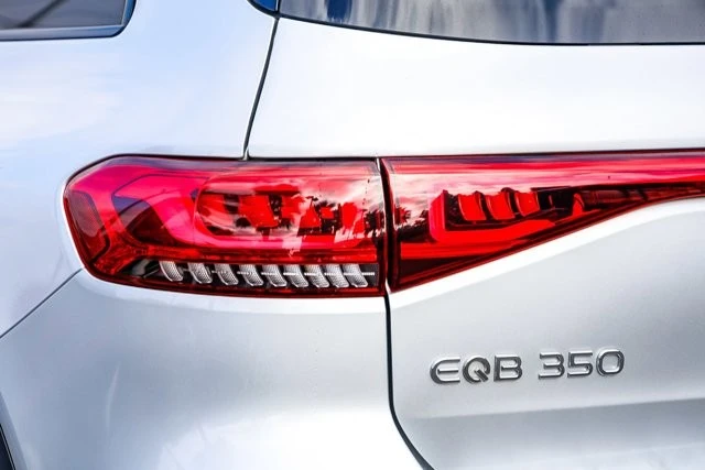 2023 Mercedes-Benz EQB - Image 8 of 12