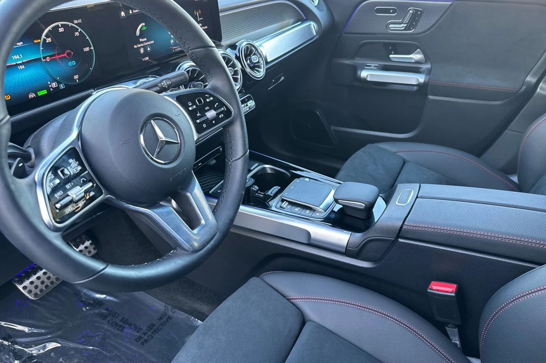 2023 Mercedes-Benz EQB - Image 10 of 12