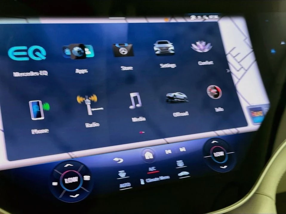 2023 Mercedes-Benz EQS - Image 14 of 19