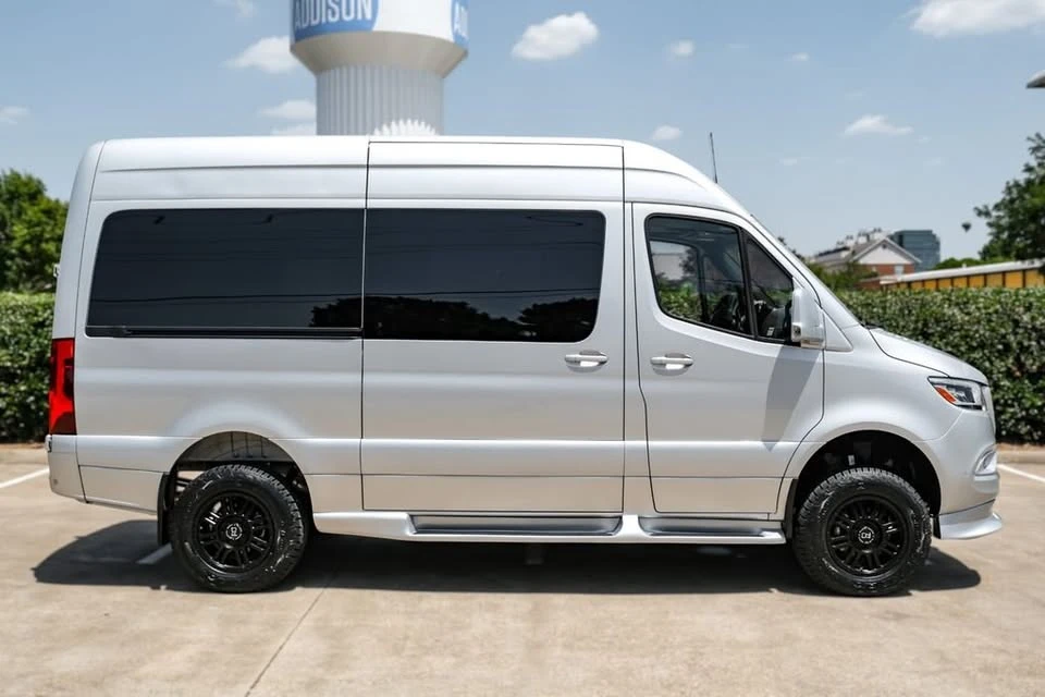 2023 Mercedes-Benz VS30 Sprinter - Image 2 of 20