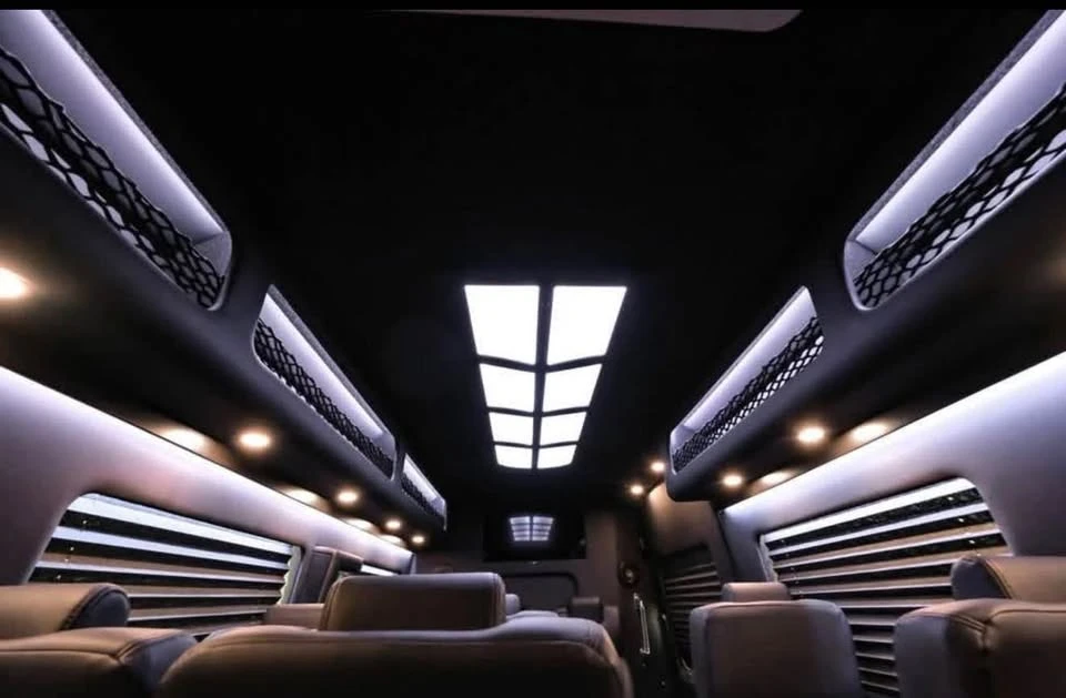 2023 Mercedes-Benz VS30 Sprinter - Image 6 of 8
