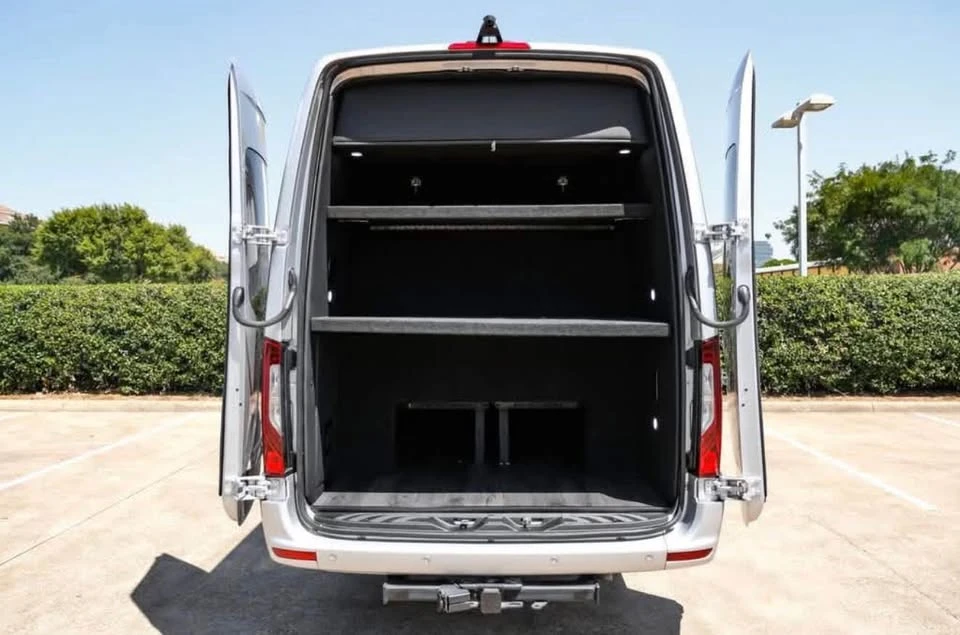 2023 Mercedes-Benz VS30 Sprinter - Image 2 of 8