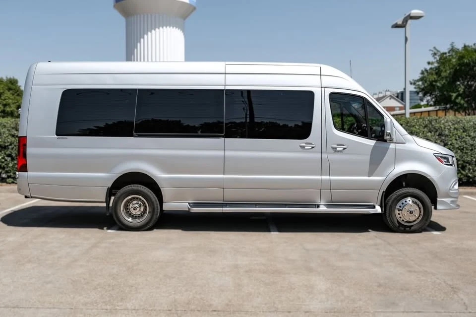 2023 Mercedes-Benz VS30 Sprinter - Image 3 of 20