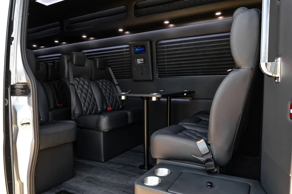 2023 Mercedes-Benz VS30 Sprinter - Image 13 of 20