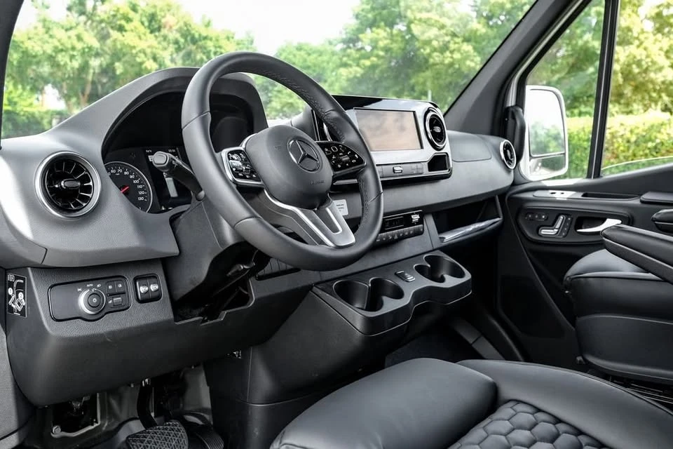 2023 Mercedes-Benz VS30 Sprinter - Image 8 of 20