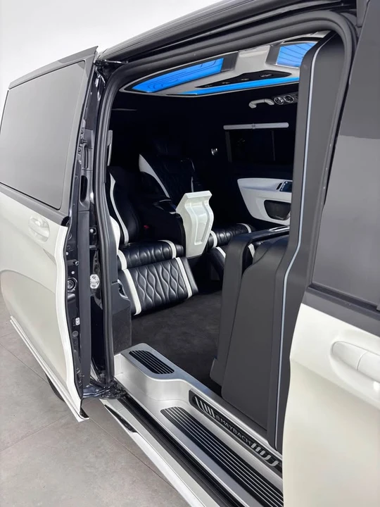 2023 Mercedes-Benz VS30 Sprinter - Image 10 of 18