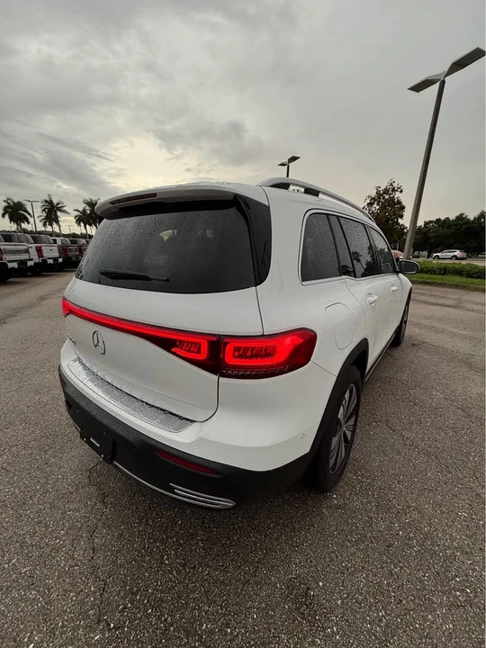 2023 Mercedes-Benz EQB - Image 5 of 14