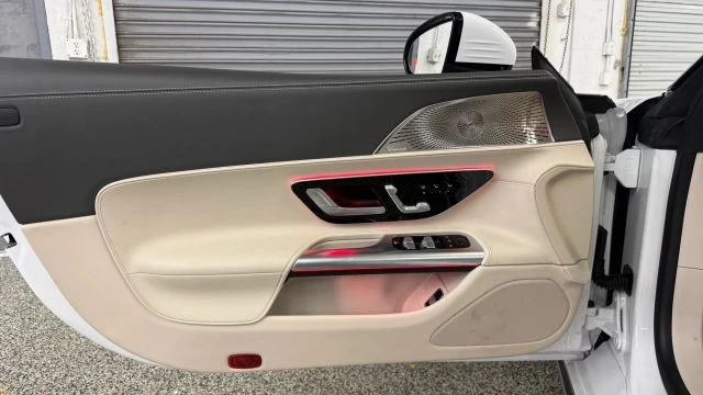 2023 Mercedes-Benz - Image 11 of 31
