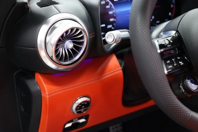 2023 Mercedes-Benz R232 SL 43 AMG - Image 25 of 31