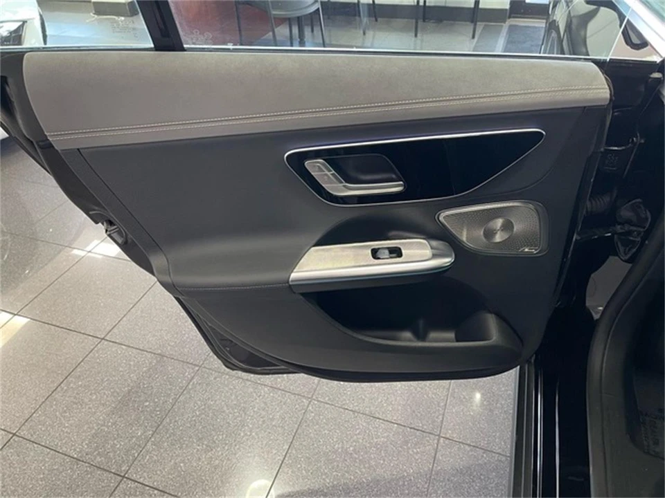 2023 Mercedes-Benz - Image 30 of 31