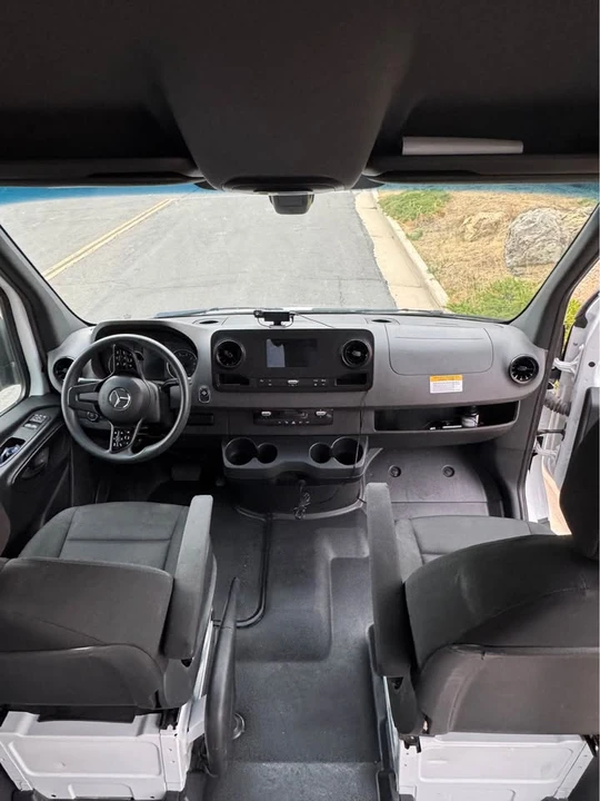 2023 Mercedes-Benz VS30 Sprinter - Image 10 of 19