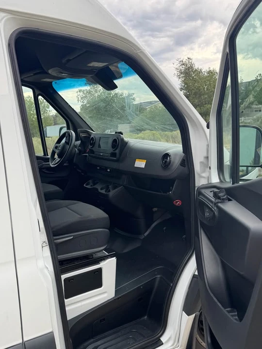 2023 Mercedes-Benz VS30 Sprinter - Image 6 of 19