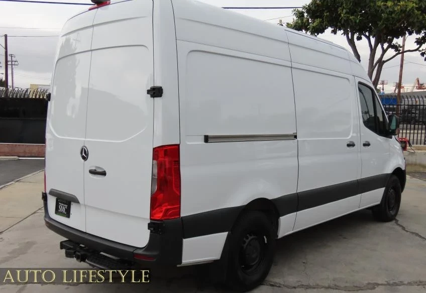 2023 Mercedes-Benz VS30 Sprinter - Image 8 of 21