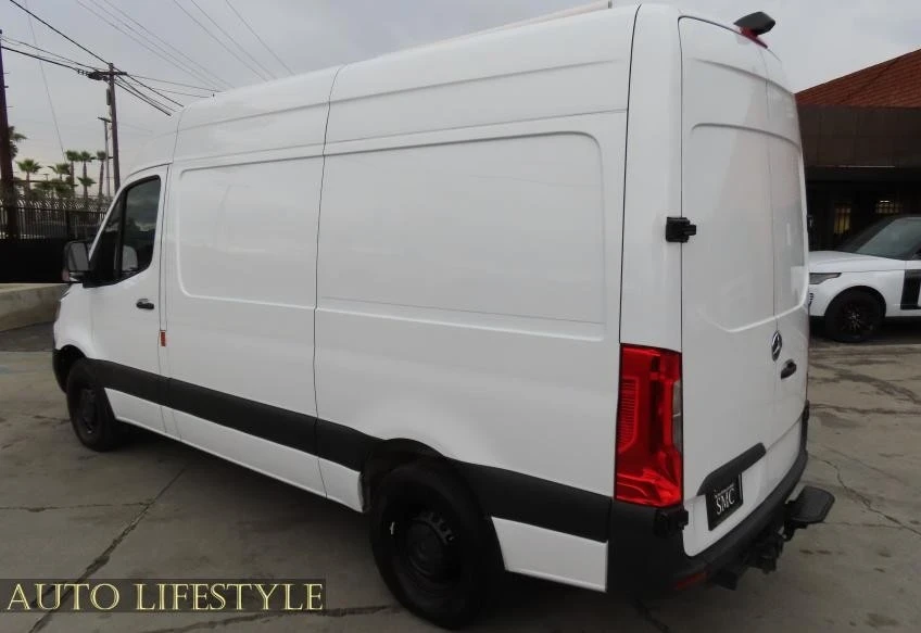 2023 Mercedes-Benz VS30 Sprinter - Image 10 of 21