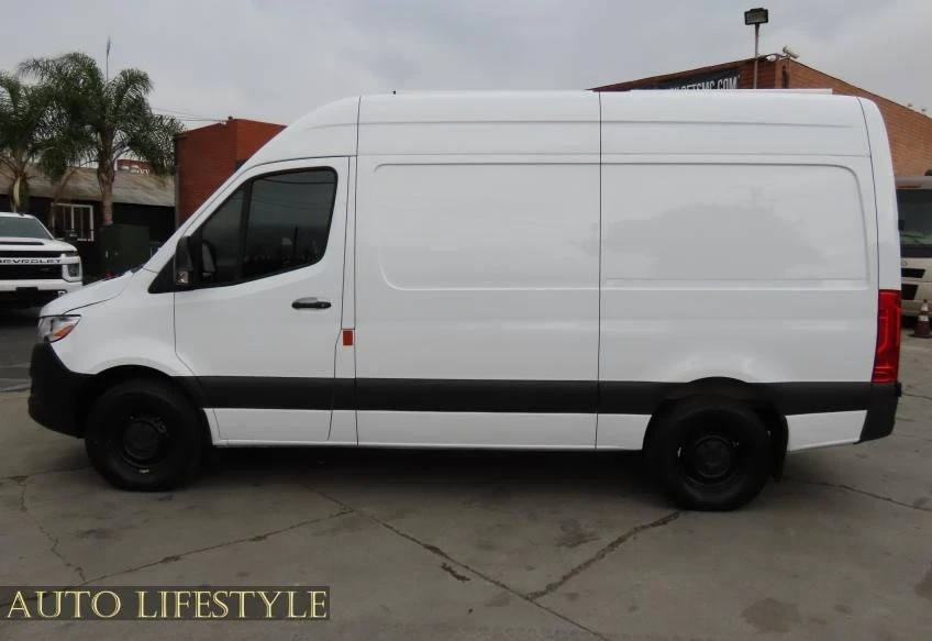 2023 Mercedes-Benz VS30 Sprinter - Image 5 of 21