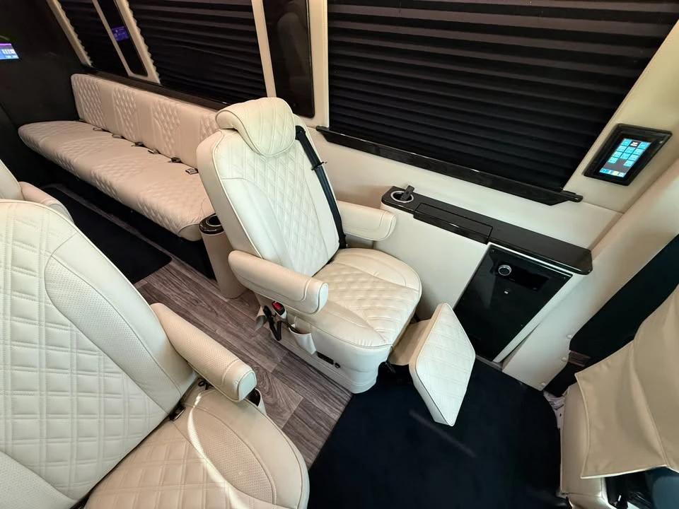 2023 Mercedes-Benz VS30 Sprinter - Image 11 of 17