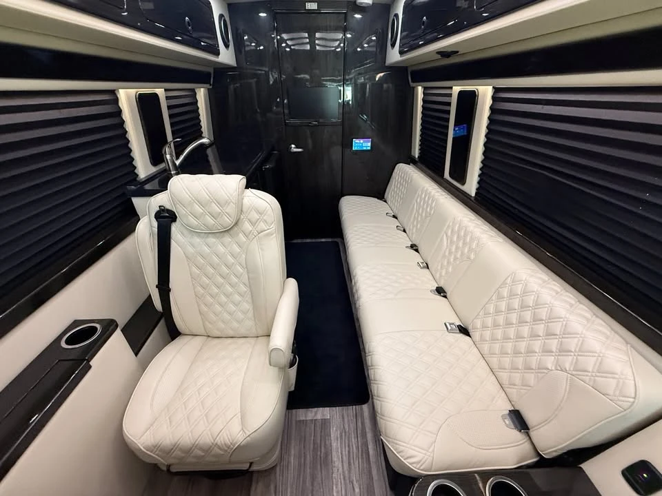 2023 Mercedes-Benz VS30 Sprinter - Image 12 of 17
