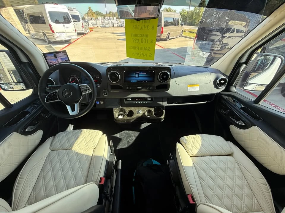 2023 Mercedes-Benz VS30 Sprinter - Image 10 of 17