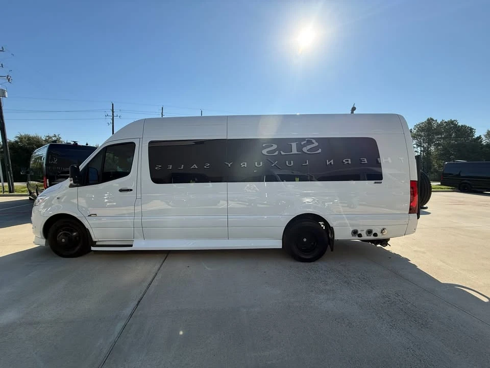 2023 Mercedes-Benz VS30 Sprinter - Image 7 of 17