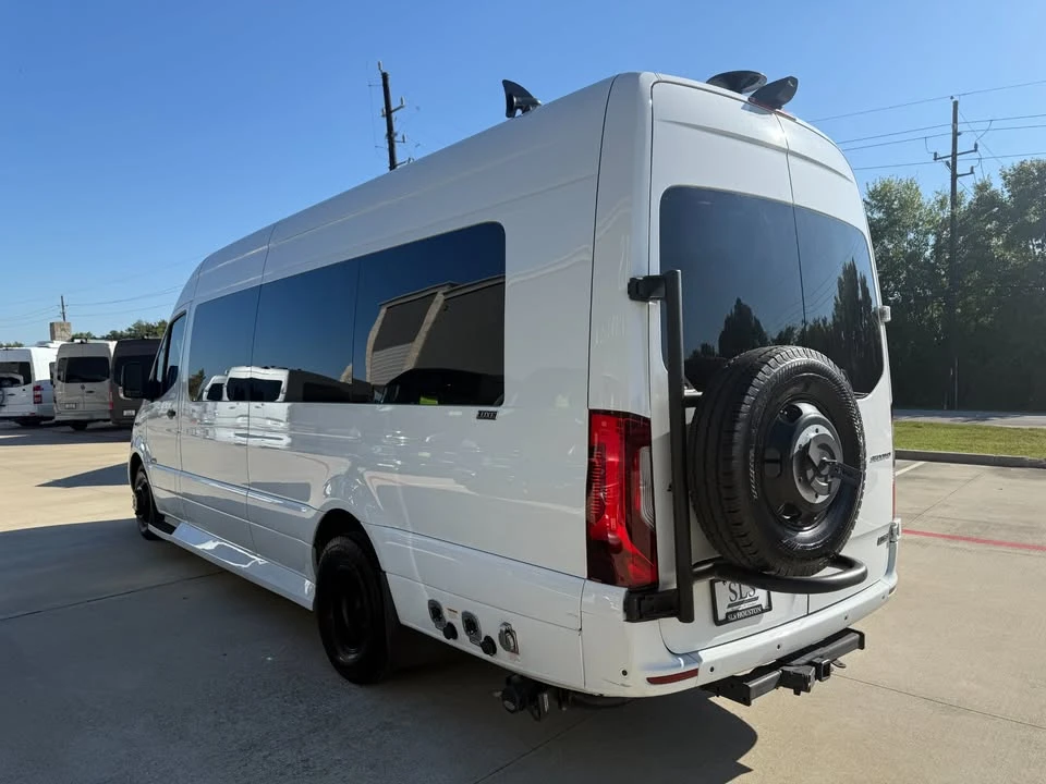 2023 Mercedes-Benz VS30 Sprinter - Image 6 of 17
