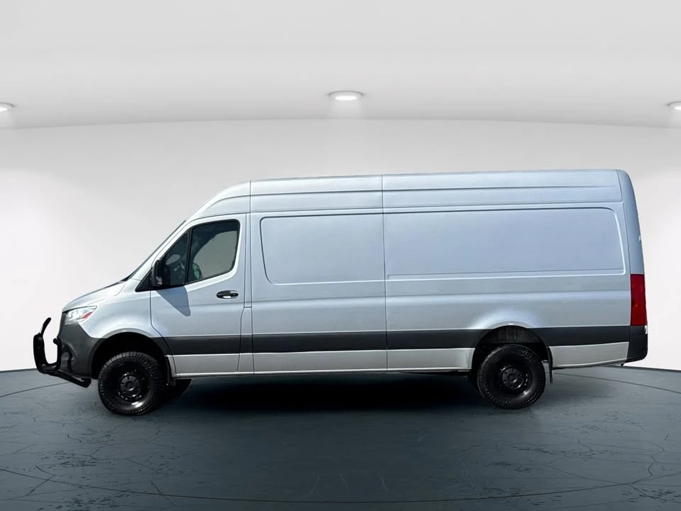 2023 Mercedes-Benz VS30 Sprinter - Image 2 of 15