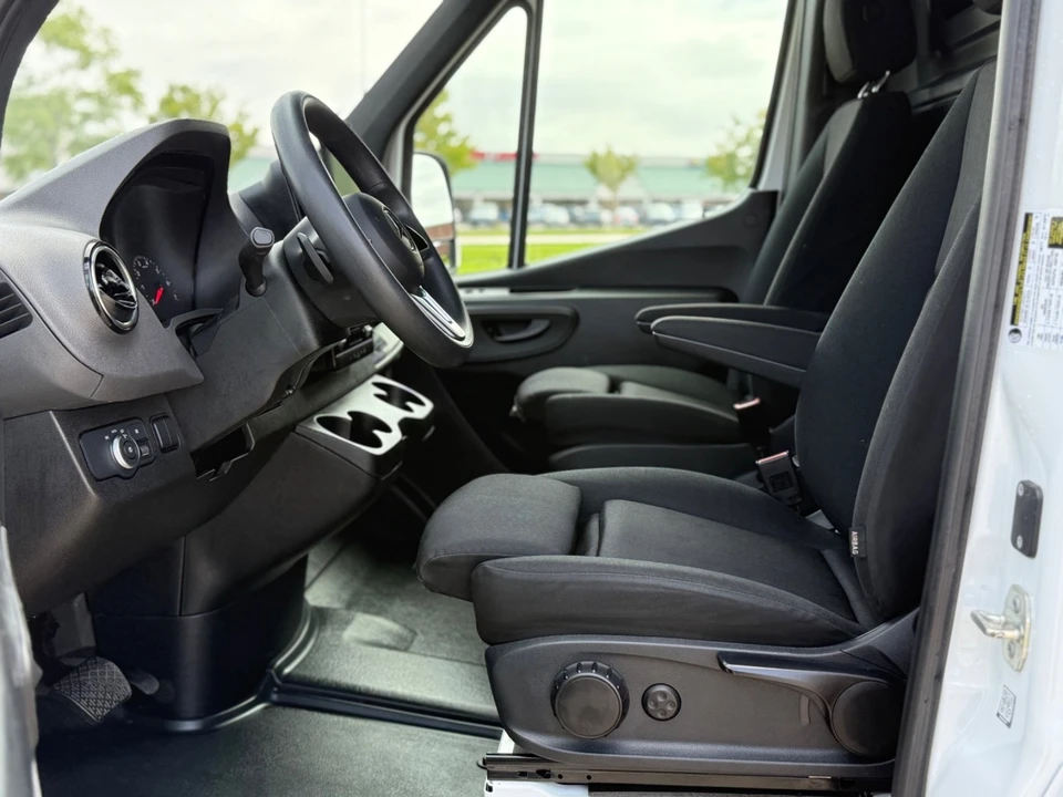2023 Mercedes-Benz VS30 Sprinter - Image 12 of 21
