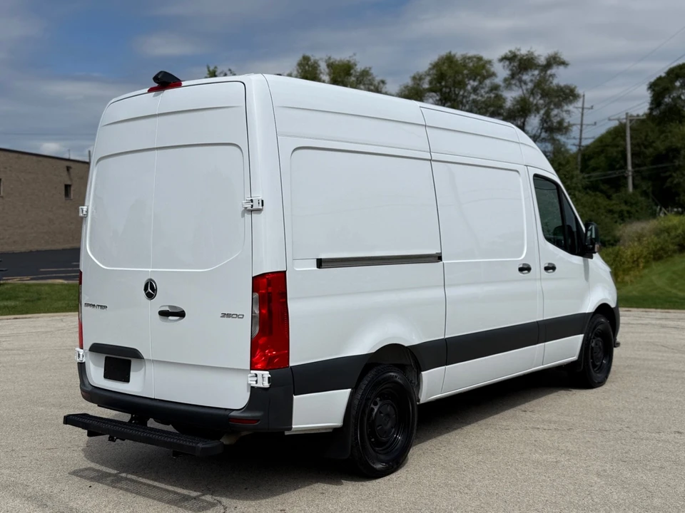 2023 Mercedes-Benz VS30 Sprinter - Image 3 of 21