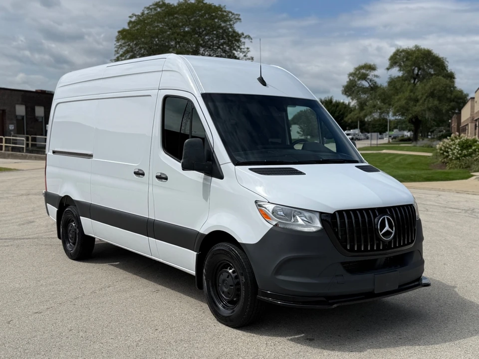 2023 Mercedes-Benz VS30 Sprinter - Image 2 of 21