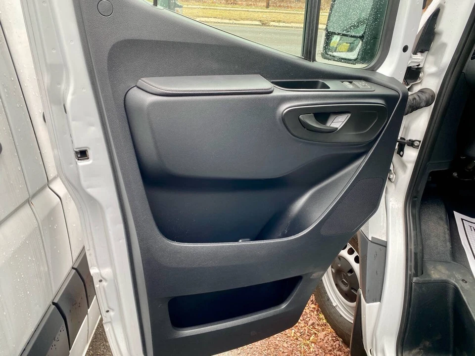 2023 Mercedes-Benz VS30 Sprinter - Image 10 of 21