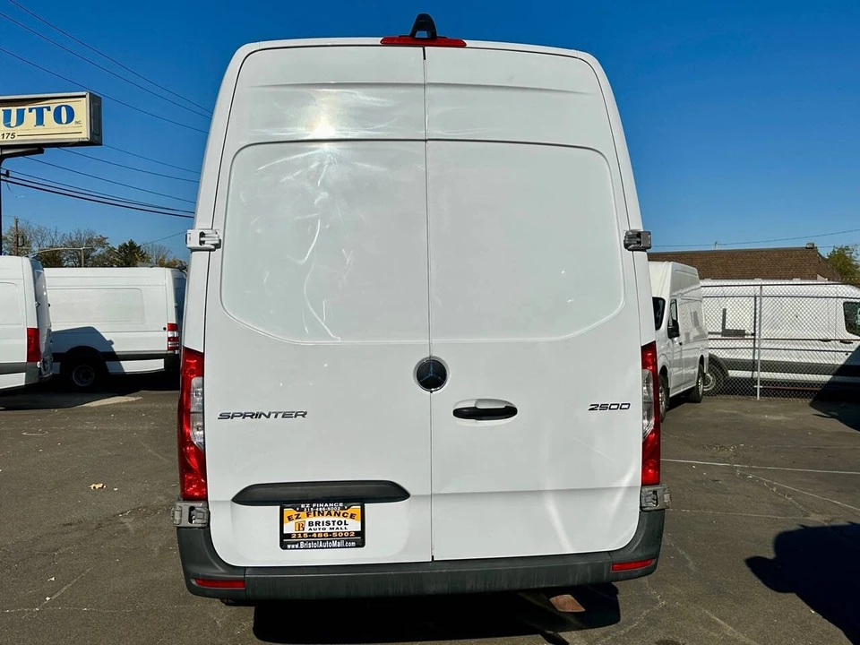 2023 Mercedes-Benz VS30 Sprinter - Image 7 of 21