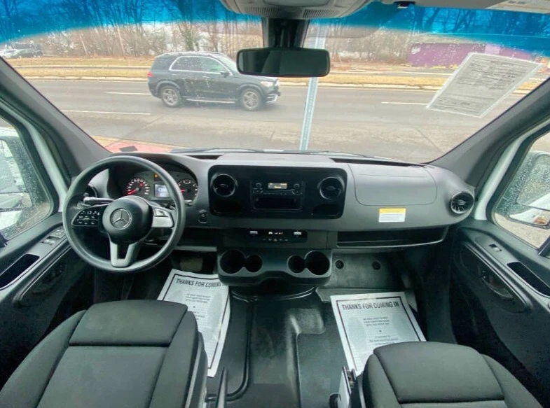 2023 Mercedes-Benz VS30 Sprinter - Image 5 of 12
