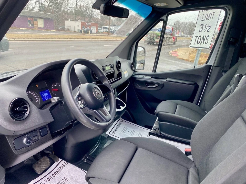 2023 Mercedes-Benz VS30 Sprinter - Image 9 of 21