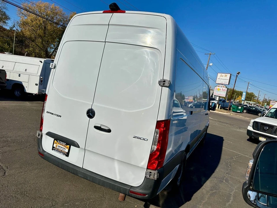 2023 Mercedes-Benz VS30 Sprinter - Image 6 of 21