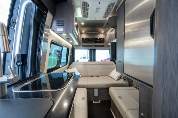 2023 Airstream - Image 6 of 8