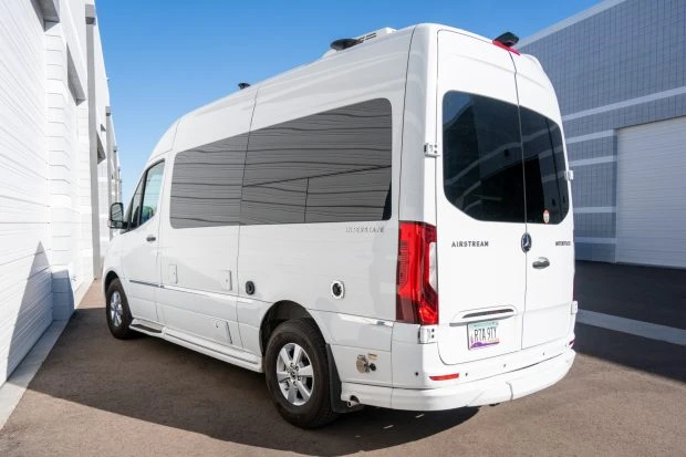 2023 Airstream - Image 2 of 8