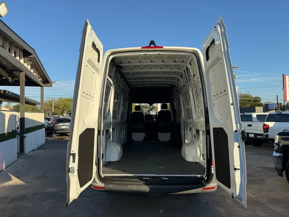 2023 Mercedes-Benz VS30 Sprinter - Image 13 of 14