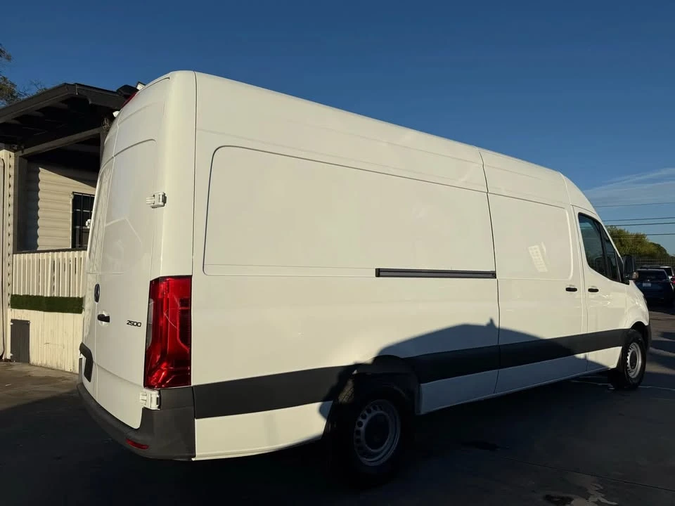 2023 Mercedes-Benz VS30 Sprinter - Image 4 of 14
