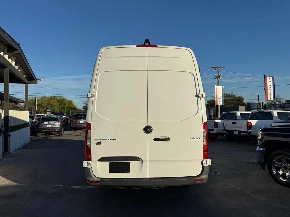 2023 Mercedes-Benz VS30 Sprinter - Image 8 of 14