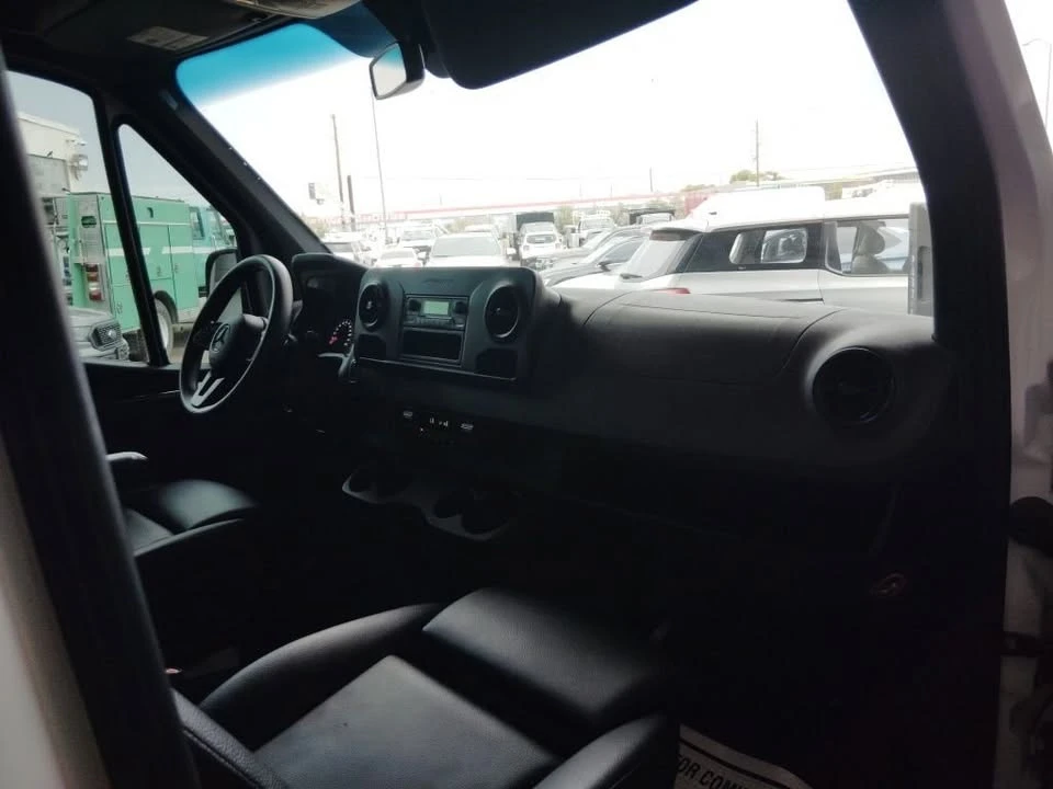 2023 Mercedes-Benz VS30 Sprinter - Image 10 of 13