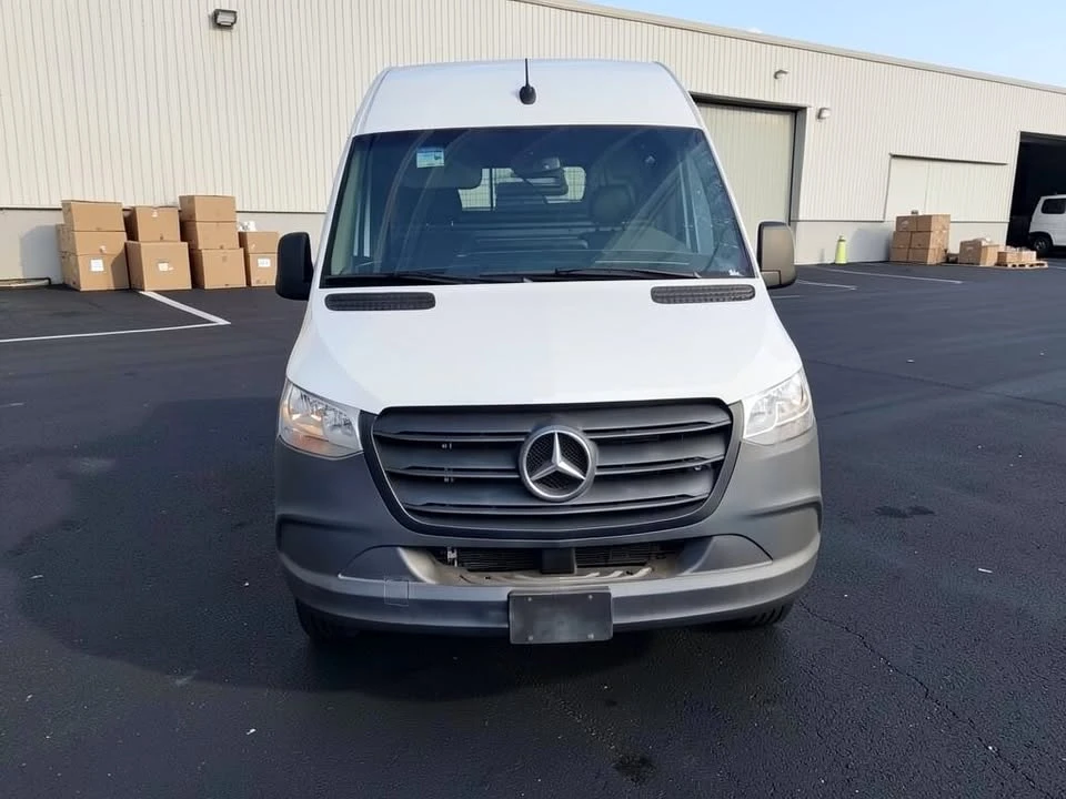 2023 Mercedes-Benz VS30 Sprinter - Image 8 of 9