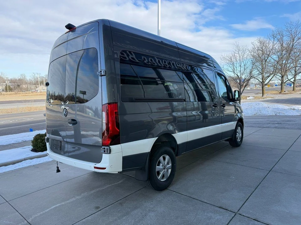 2023 Mercedes-Benz VS30 Sprinter - Image 5 of 21
